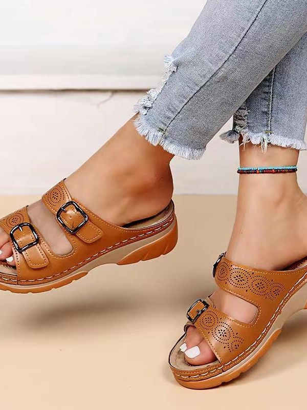 Offene Sandalen für Damen mit zwei Riemen