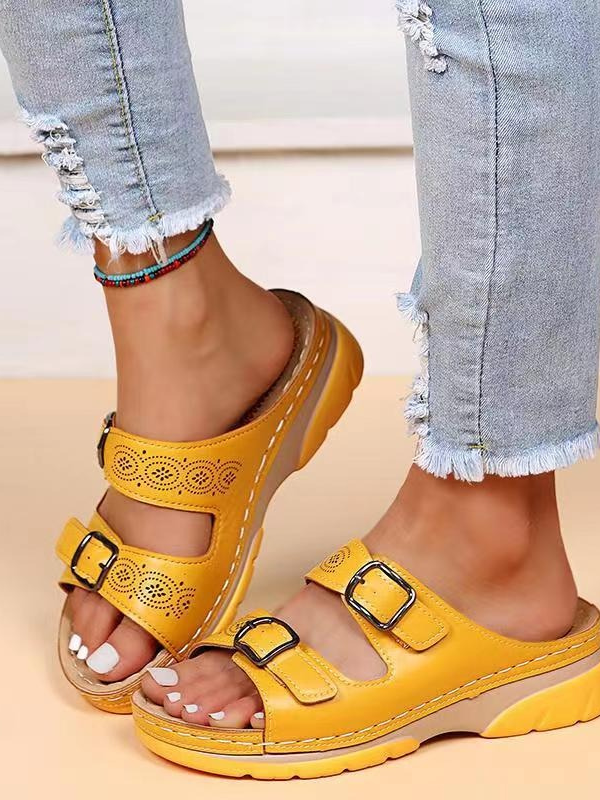 Offene Sandalen für Damen mit zwei Riemen